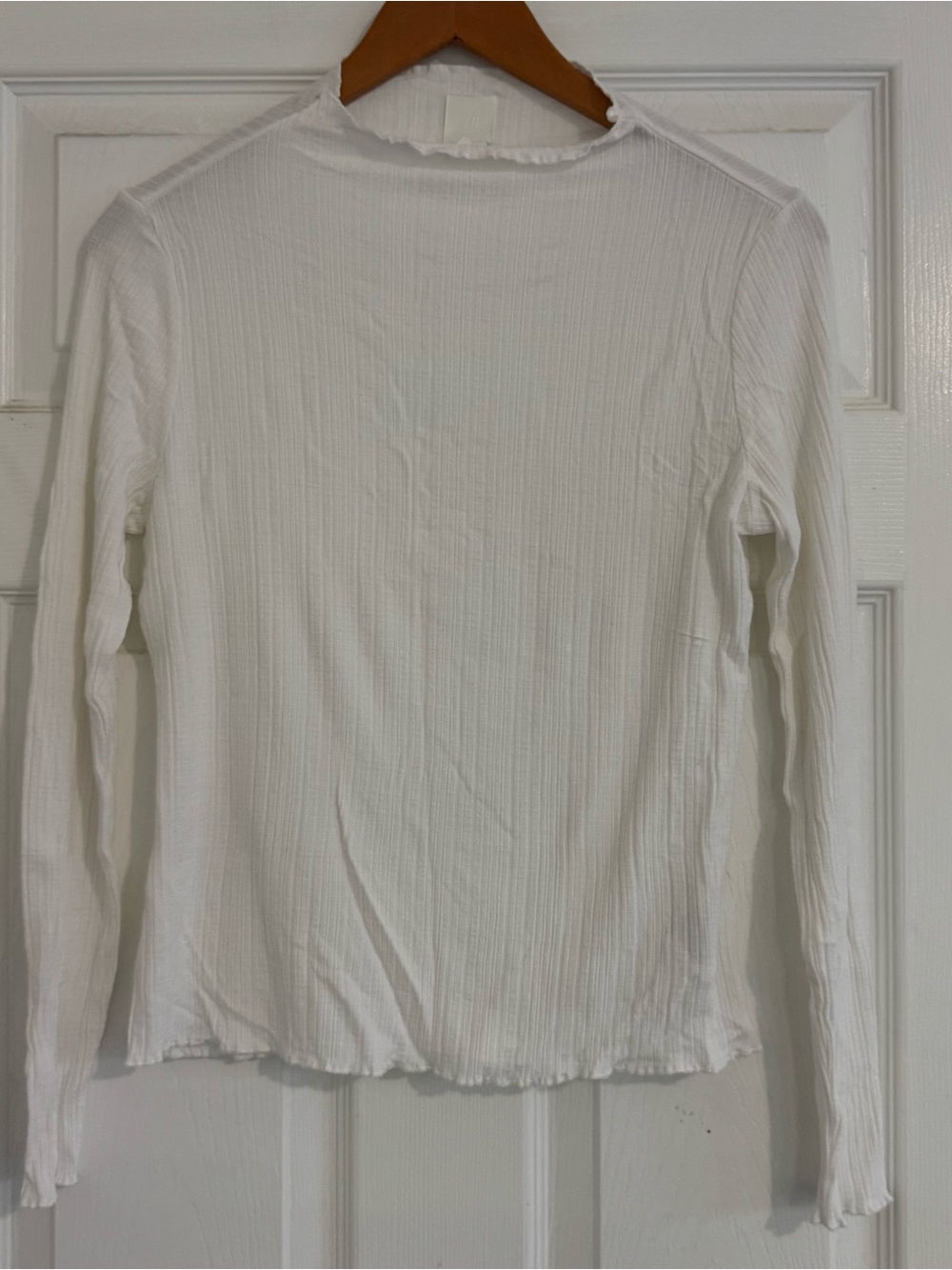 H&M Classic Women's White Long-Sleeve Ribbed Top